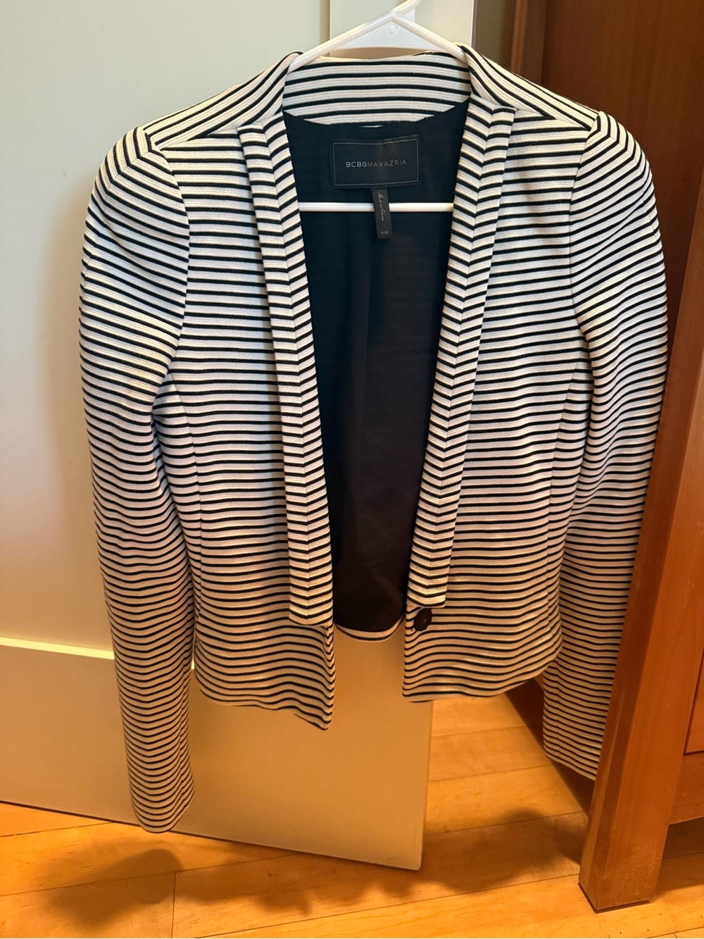 BCBG Max Mara Women's Black & White Striped Blazer